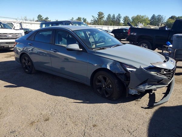 2022 HYUNDAI ELANTRA SEL w/ Convenience Pkg — Passenger 3/4