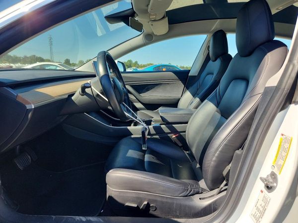 2018 TESLA MODEL 3 — DENT