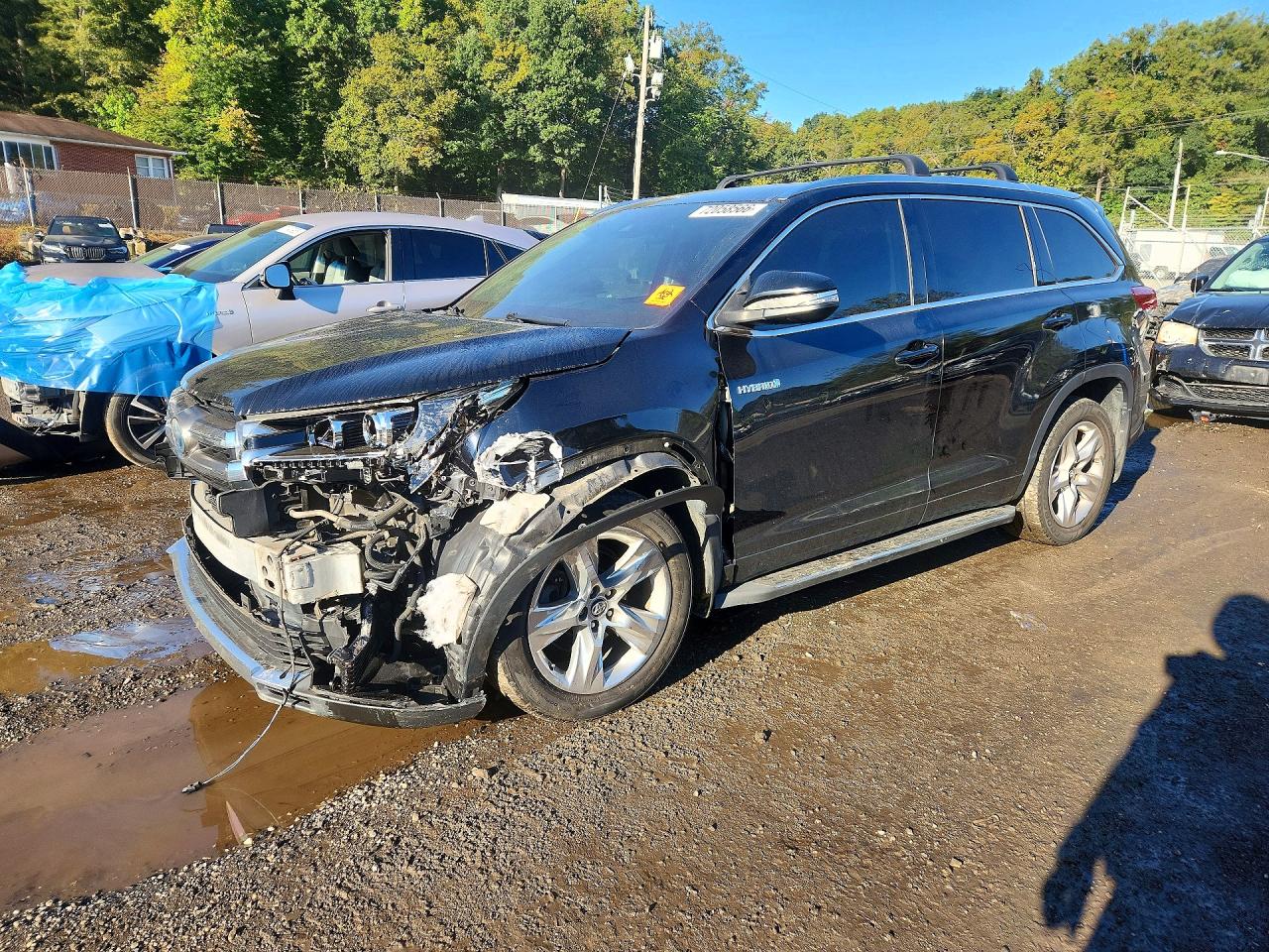 2017 TOYOTA HIGHLANDER Ltd/Ltd Platinum Hybrid — Front 3/4