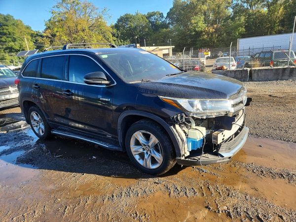 2017 TOYOTA HIGHLANDER Ltd/Ltd Platinum Hybrid — Passenger 3/4