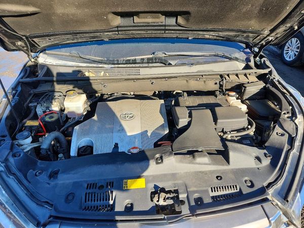 2017 TOYOTA HIGHLANDER Ltd/Ltd Platinum Hybrid — Engine bay