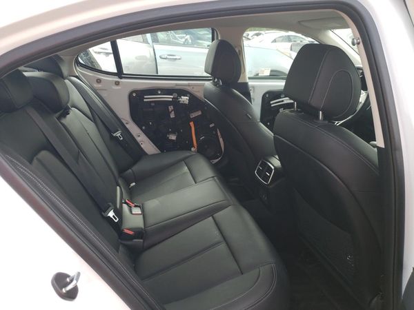 2025 GENESIS G70