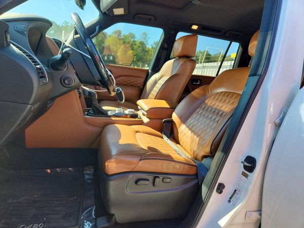 2021 INFINITI QX80 SV — DENT