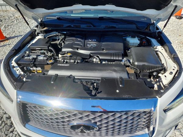 2021 INFINITI QX80 SV — Engine bay