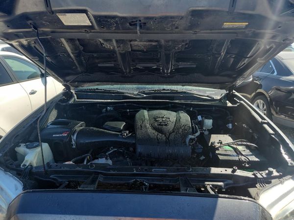 2017 TOYOTA TACOMA