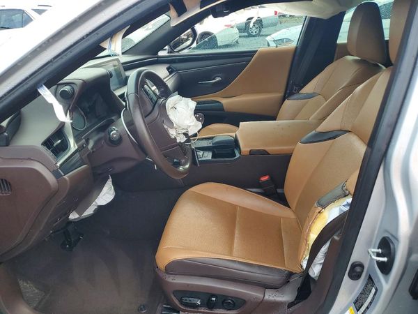 2019 LEXUS ES350 350 — DENT