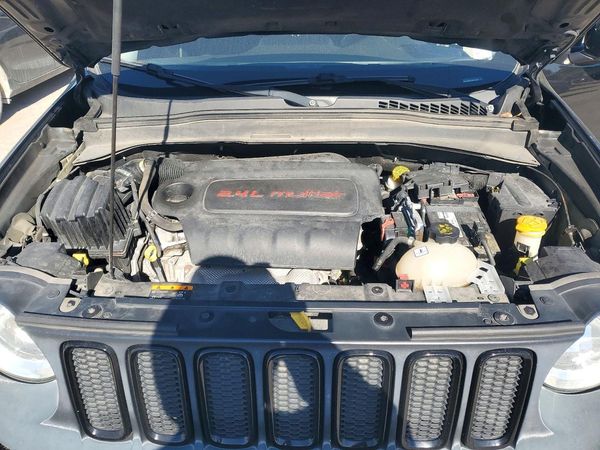 2017 JEEP RENEGADE — Engine bay