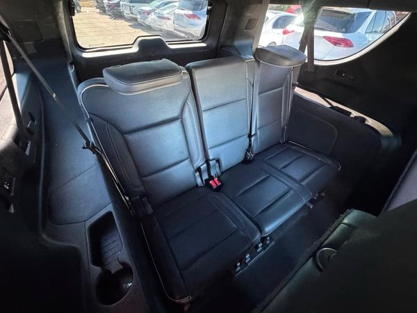 2022 CHEVROLET SUBURBAN Premier
