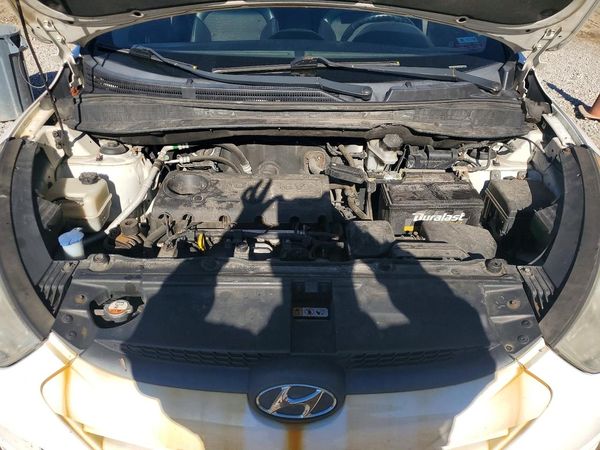 2013 HYUNDAI TUCSON — Engine bay