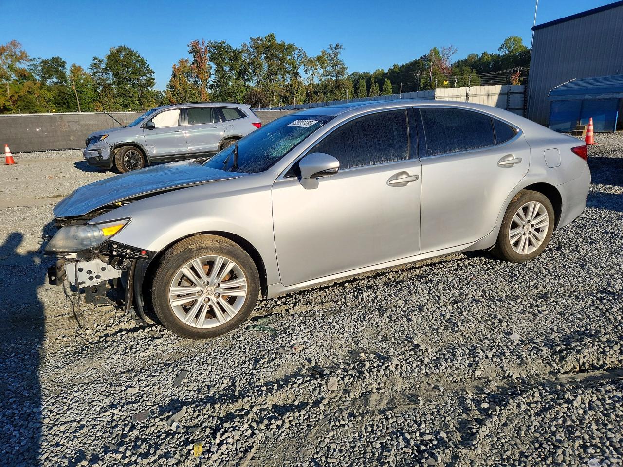 2015 LEXUS ES 350 — Front 3/4