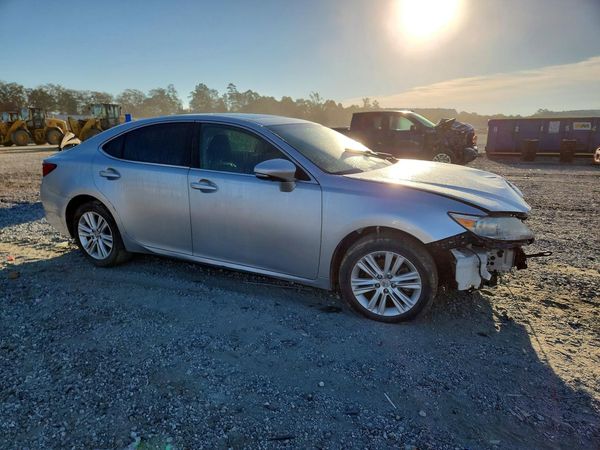 2015 LEXUS ES 350 — Passenger 3/4