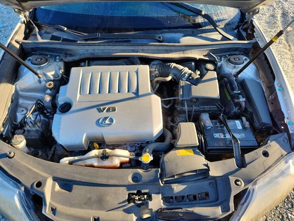 2015 LEXUS ES 350 — Engine bay