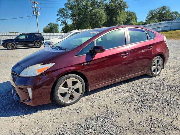 2013 TOYOTA PRIUS — DSFA — Front 3/4