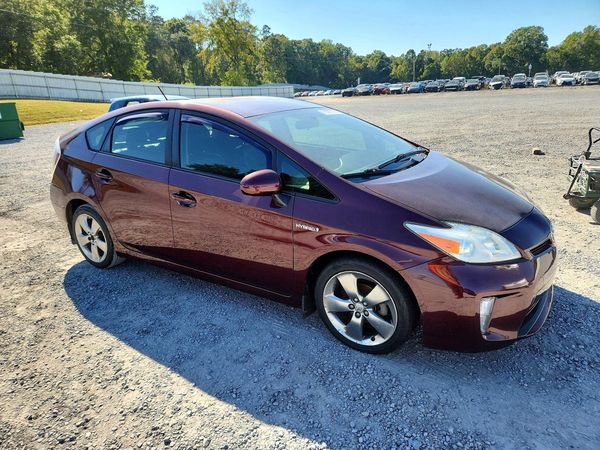 2013 TOYOTA PRIUS — Passenger 3/4