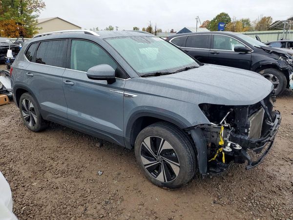2023 VOLKSWAGEN TAOS 4Motion SE — Passenger 3/4