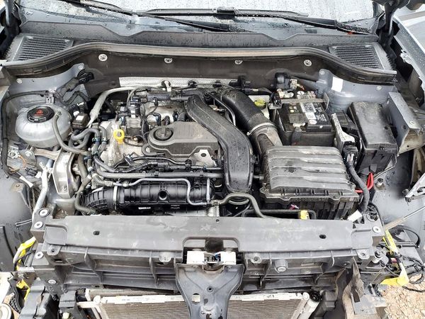 2023 VOLKSWAGEN TAOS 4Motion SE — Engine bay