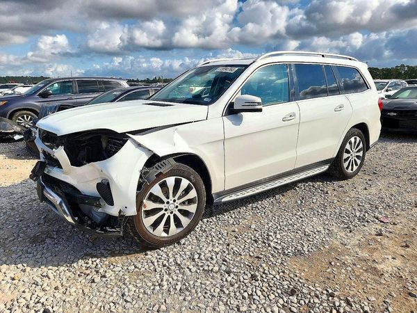 2017 MERCEDES-BENZ GLS GLS450-4M — Front 3/4