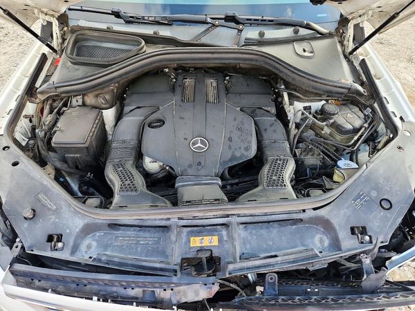 2017 MERCEDES-BENZ GLS GLS450-4M — Engine bay