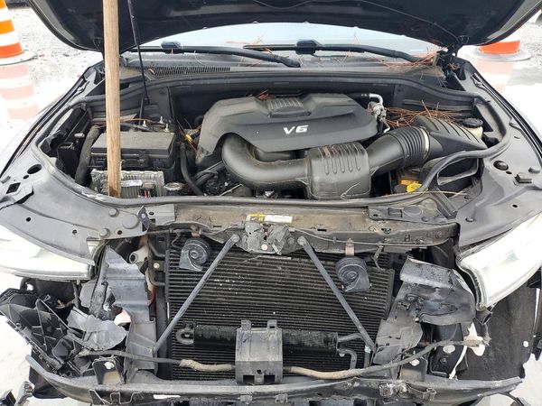 2015 DODGE DURANGO Limited — Engine bay