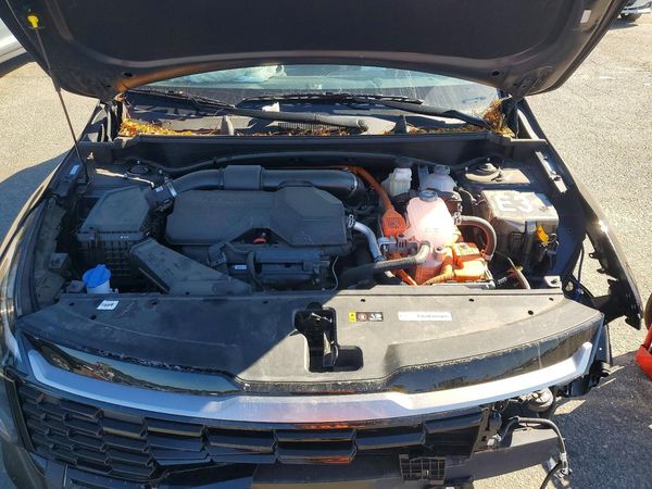 2026 KIA SPORTAGE — Engine bay