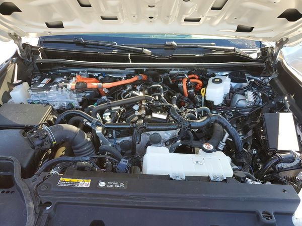 2025 TOYOTA 4RUNNER — Engine bay