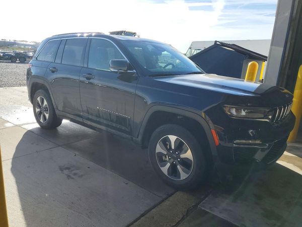 2024 JEEP GRAND CHEROKEE Limited 4XE — Passenger 3/4