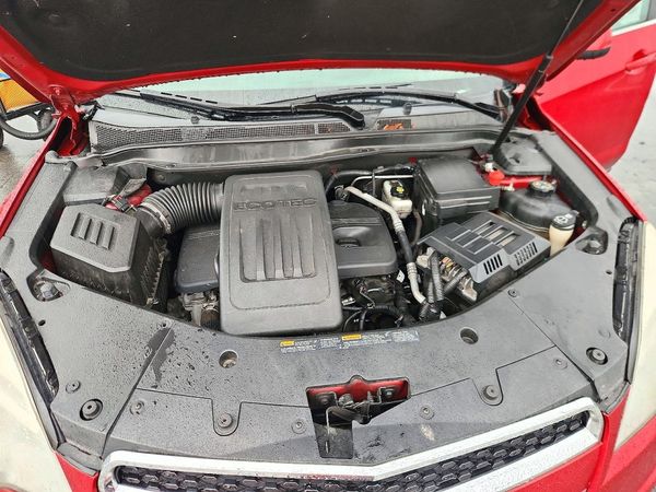 2013 CHEVROLET EQUINOX 1LT — Engine bay