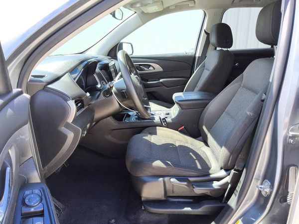 2019 CHEVROLET TRAVERSE LS — DENT