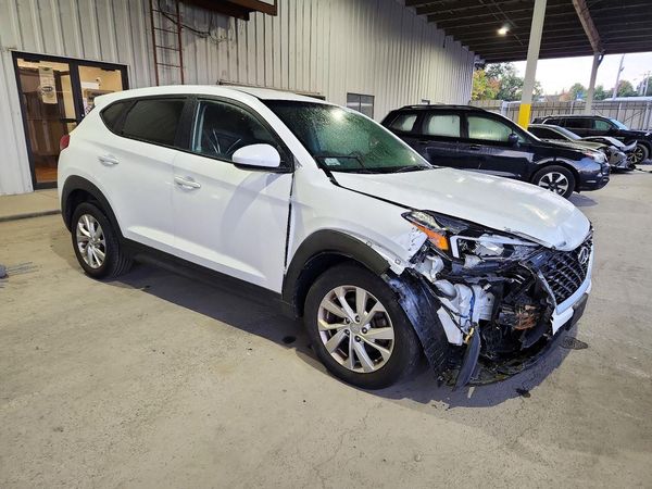 2019 HYUNDAI TUCSON SE — Passenger 3/4