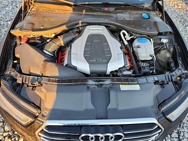 2016 AUDI A6 quattro Prestige — Engine bay