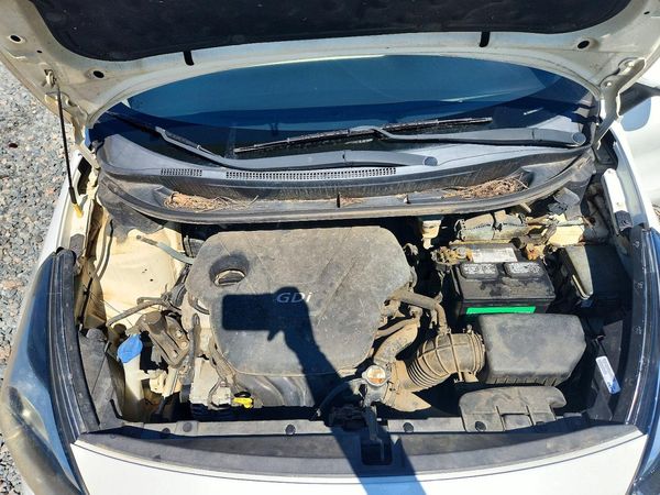 2013 KIA RIO EX / SX — Engine bay