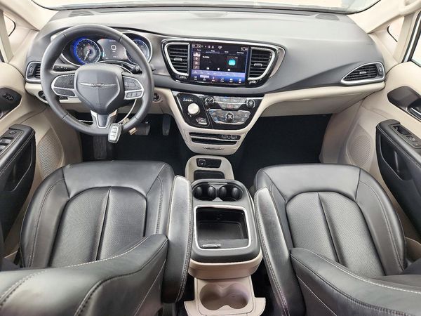 2024 CHRYSLER PACIFICA Touring L — CKPT