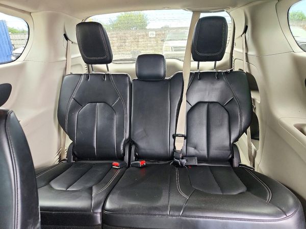 2024 CHRYSLER PACIFICA Touring L — SUVN