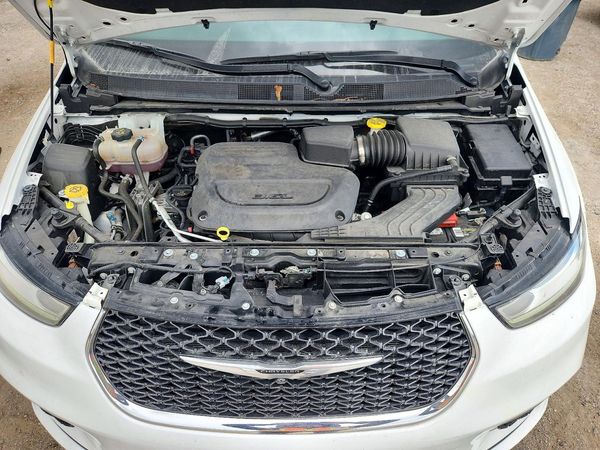 2024 CHRYSLER PACIFICA Touring L — Engine bay
