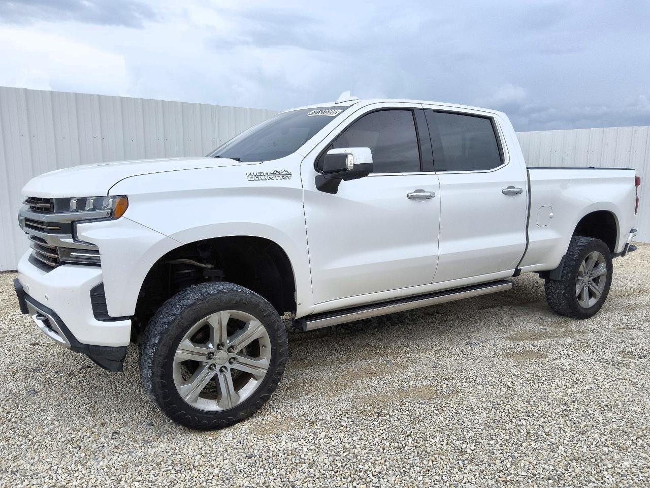 2020 CHEVROLET SILVERADO High Country — Front 3/4