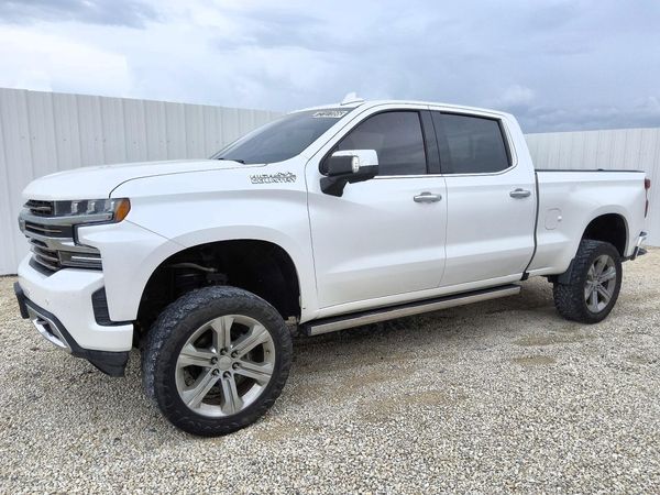 2020 CHEVROLET SILVERADO High Country — Front 3/4