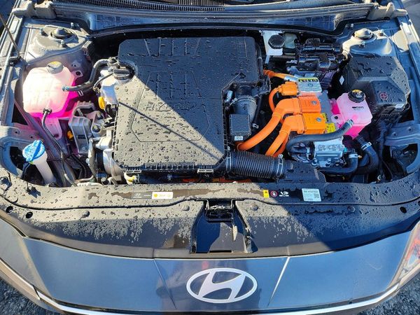 2026 HYUNDAI ELANTRA — Engine bay