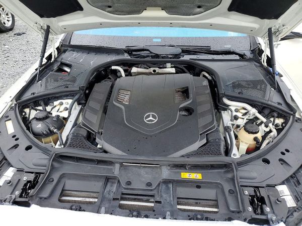 2021 MERCEDES-BENZ S S580-4M — Engine bay
