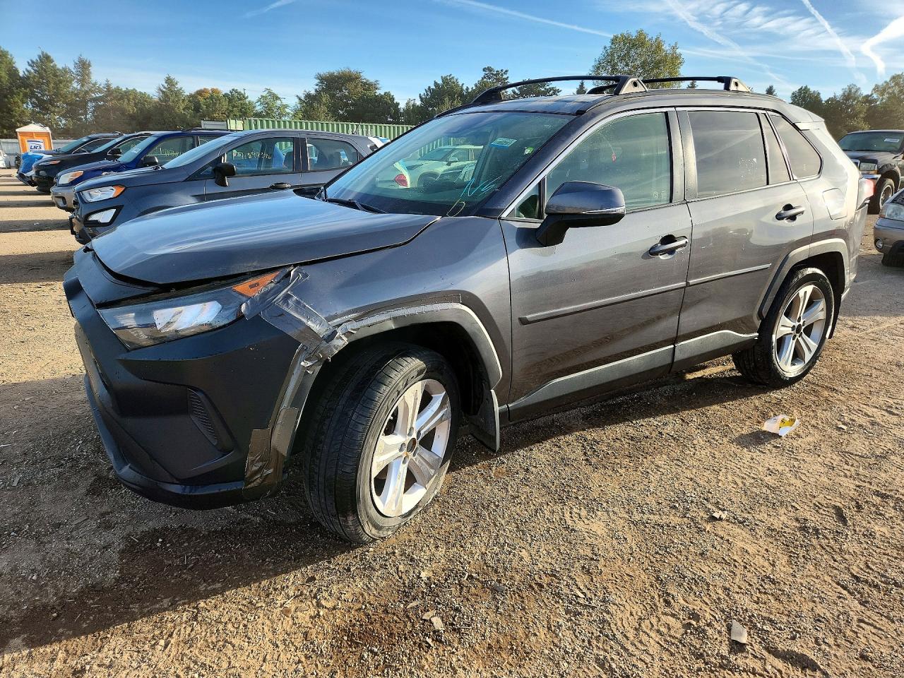 2019 TOYOTA RAV4 LE — Front 3/4