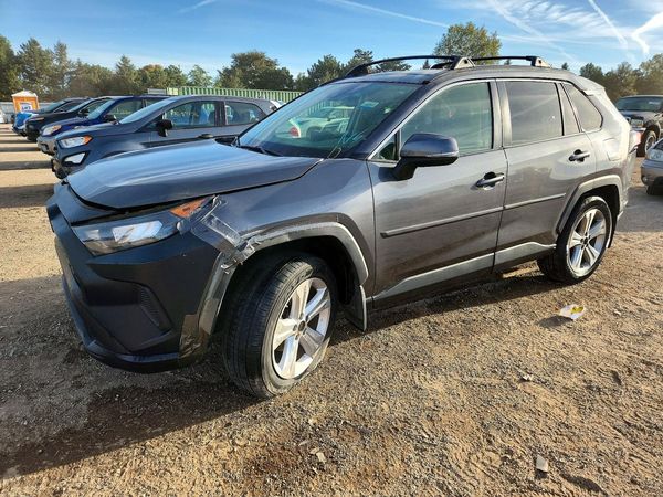2019 TOYOTA RAV4 — DSFA — Front 3/4