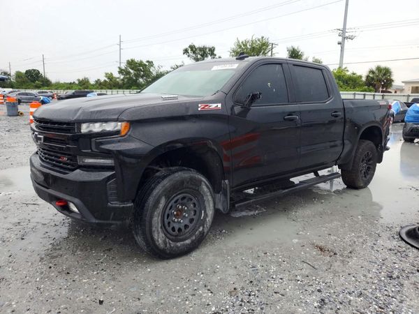 2022 CHEVROLET SILVERADO Trail Boss - LT — Front 3/4
