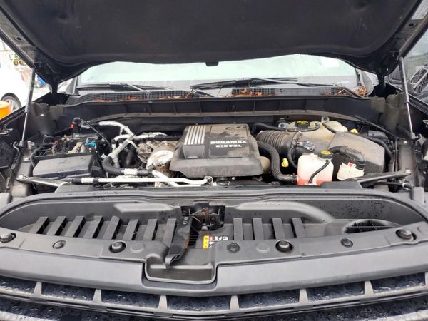 2022 CHEVROLET SILVERADO Trail Boss - LT — Engine bay