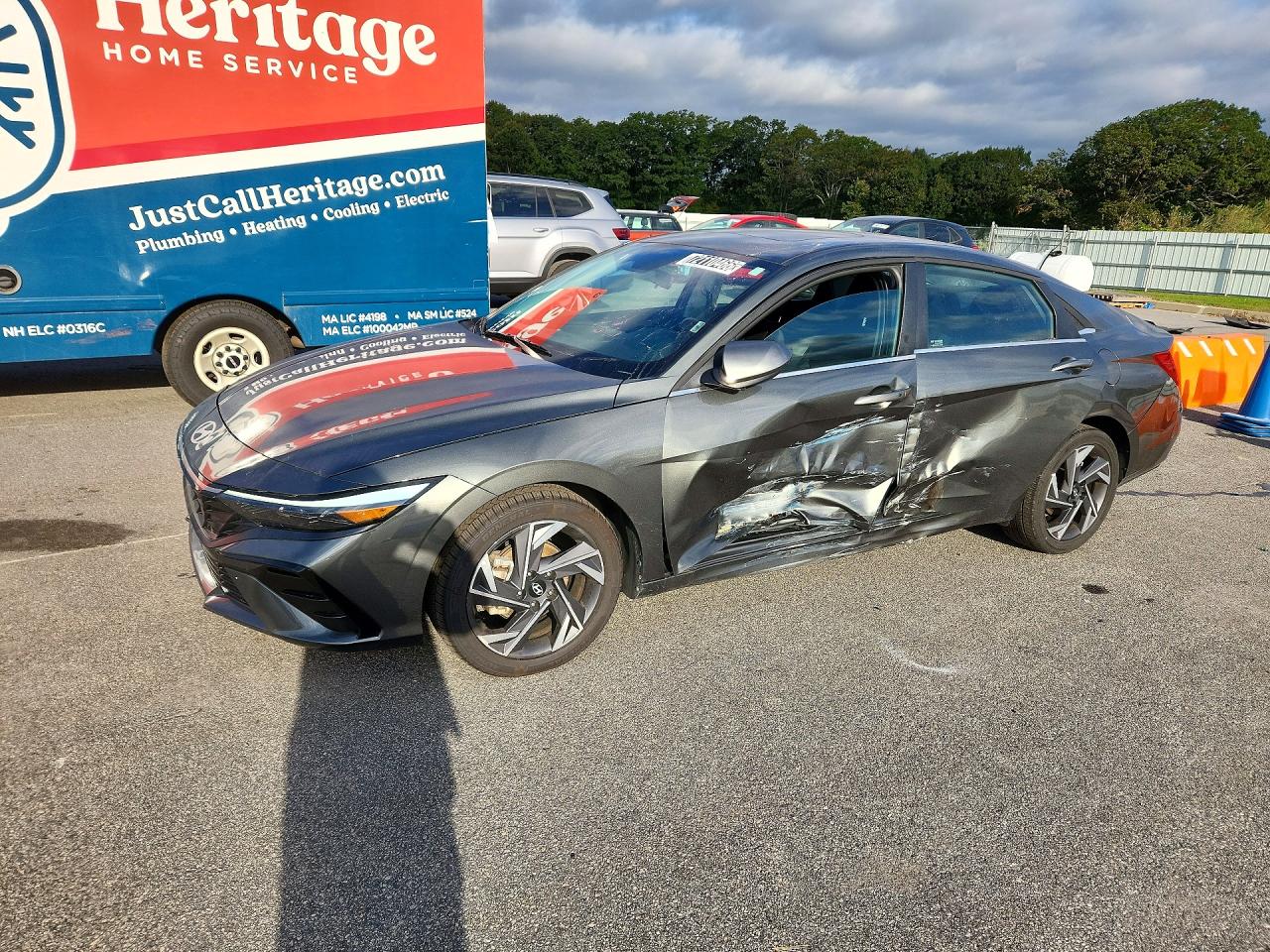 2025 HYUNDAI ELANTRA SEL Convenience — Front 3/4