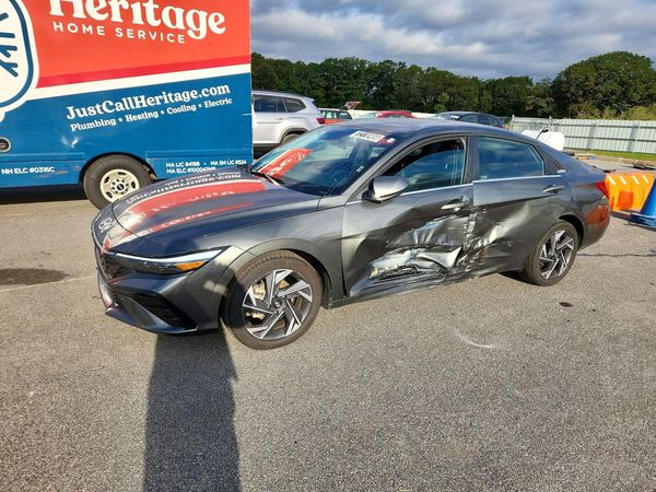 2025 HYUNDAI ELANTRA SEL Convenience — Front 3/4