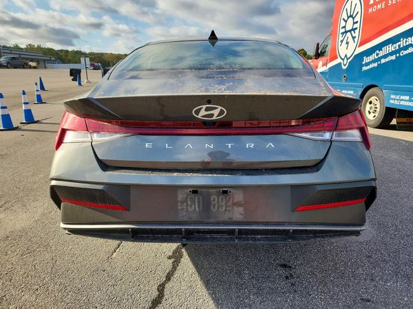 2025 HYUNDAI ELANTRA SEL Convenience — DIRR
