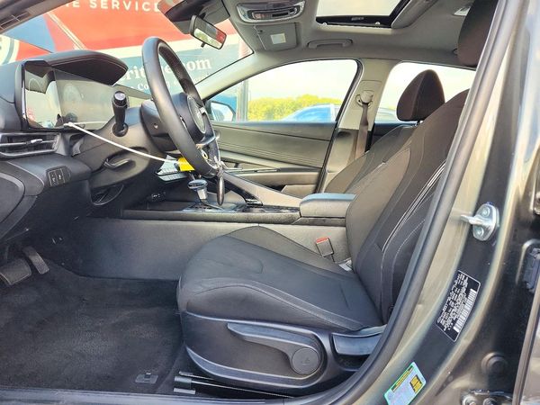 2025 HYUNDAI ELANTRA SEL Convenience — DENT