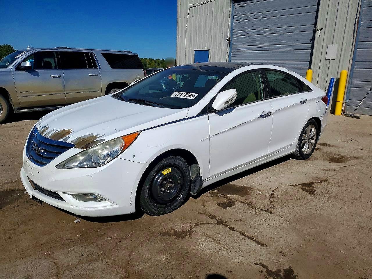 2013 HYUNDAI SONATA — Front 3/4