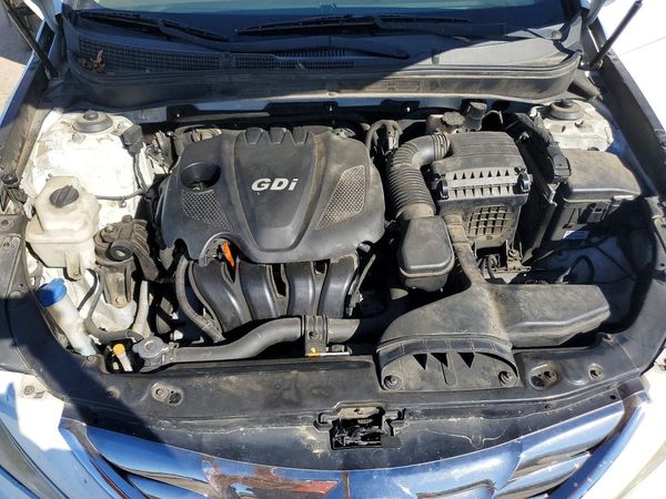 2013 HYUNDAI SONATA — Engine bay