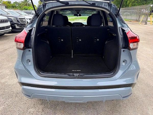 2021 NISSAN KICKS SV