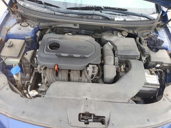 2015 HYUNDAI SONATA SE, ECO — Engine bay